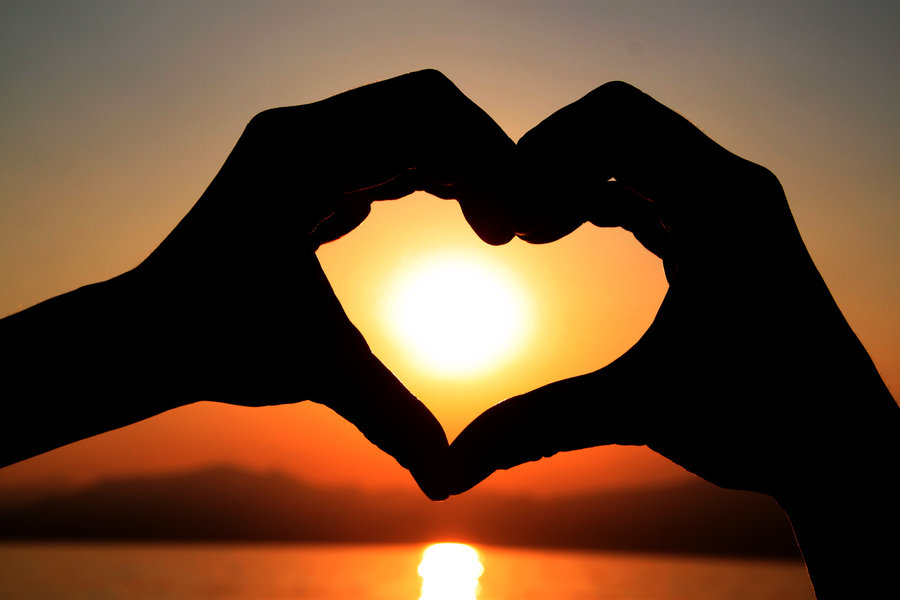 1472902794338090.jpg 2 用心做事,真情服務(wù).jpg